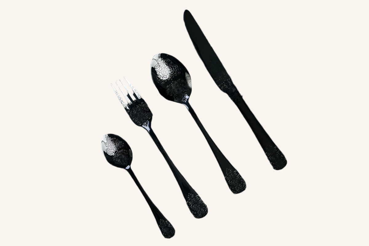 מארז סכו"ם שחור מעוטר 24 חלקים