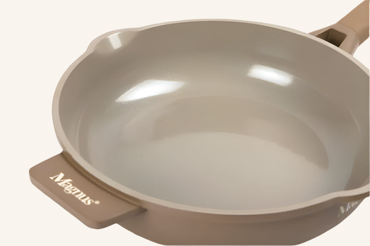 my pan בגוון חום