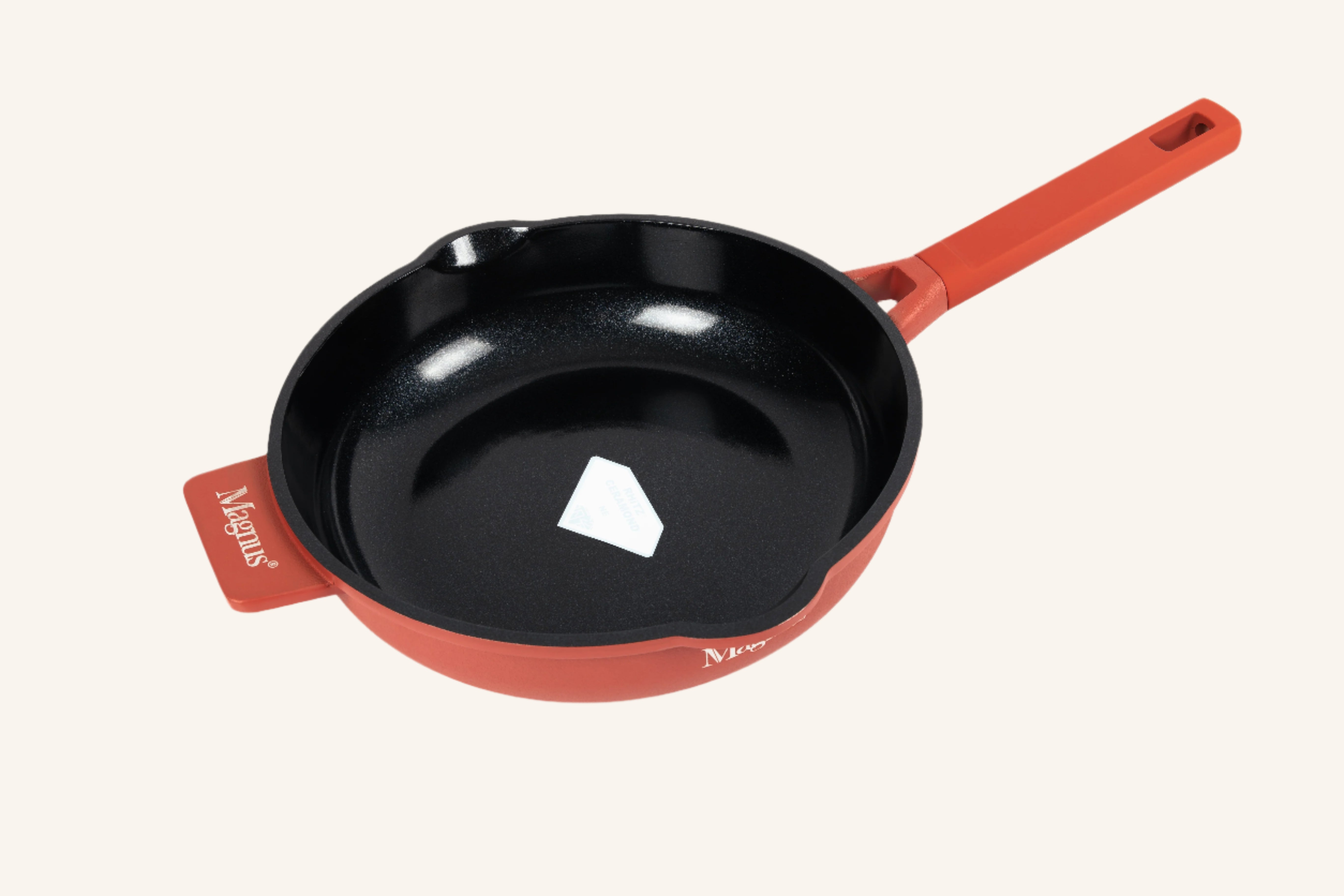 my pan בגוון אדום בהיר